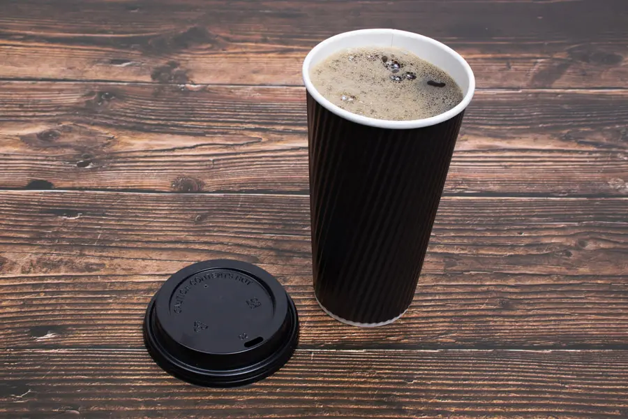 20 Ounce, Black Insulated Ripple Paper Cups