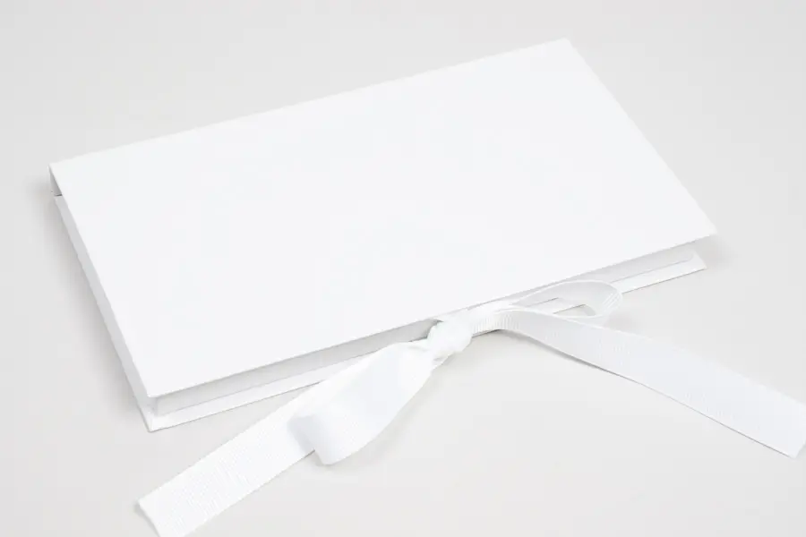 7-1/2L x 4-1/4W x 5/8H, Platform Gift Card Boxes, Matte White