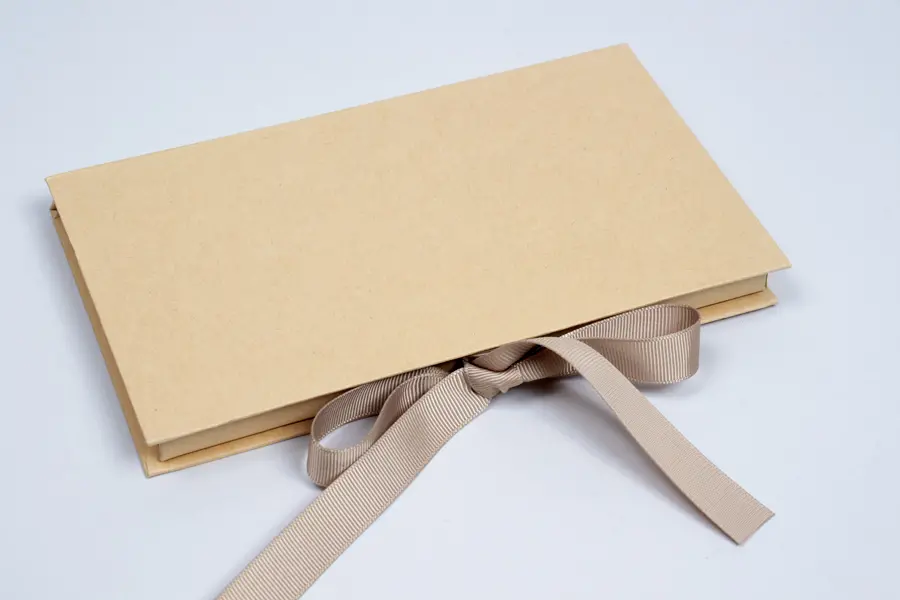 7-1/2L x 4-1/4W x 5/8H, Platform Gift Card Boxes, Natural Kraft