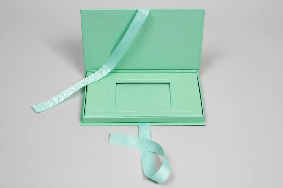 7-1/2L x 4-1/4W x 5/8H, Platform Gift Card Boxes, Matte Turquoise