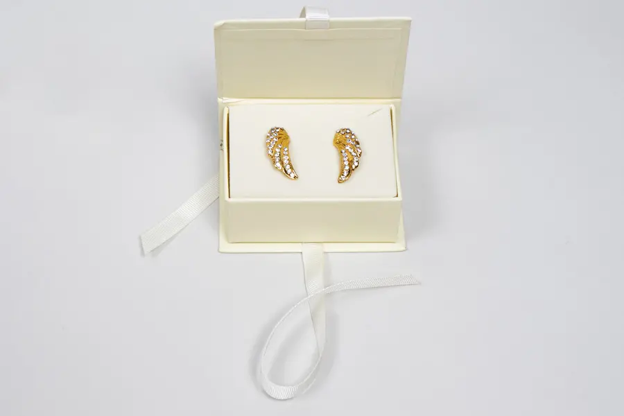 3L x 2-1/8W x 1-1/4H, Deluxe Ribbon Jewelry Boxes, Matte Creme