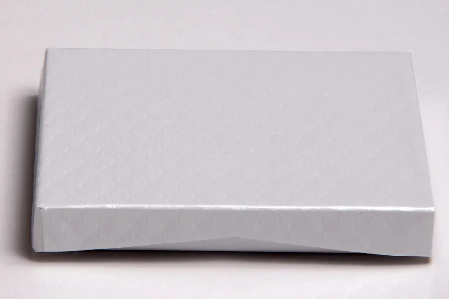 4-5/8L x 3-3/8W x 5/8H, Flip-Boxes Gift Card Boxes - Plastic Insert, Pearl Pillows