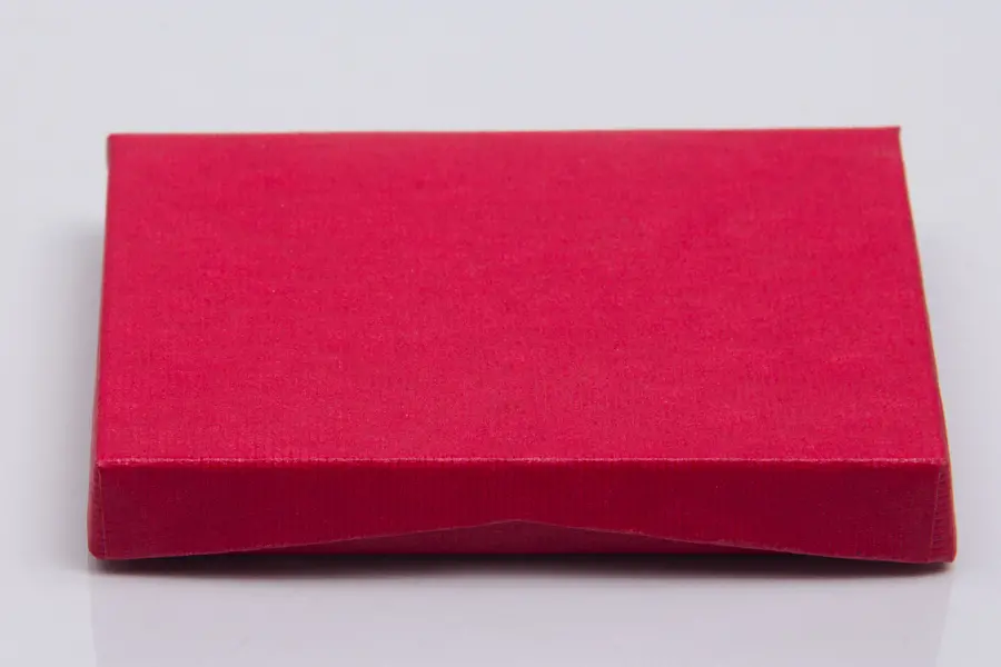 4-5/8L x 3-3/8W x 5/8H, Flip-Boxes Gift Card Boxes - Plastic Insert, Red Rib
