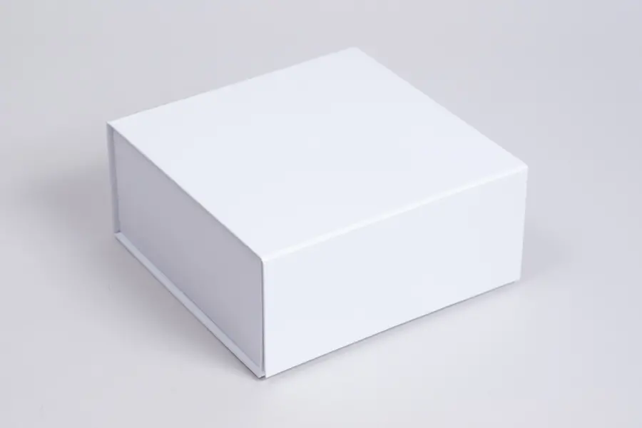 6L x 6W x 2-3/4H, Scratch Resistant Matte Finish Magnetic Boxes, Matte White