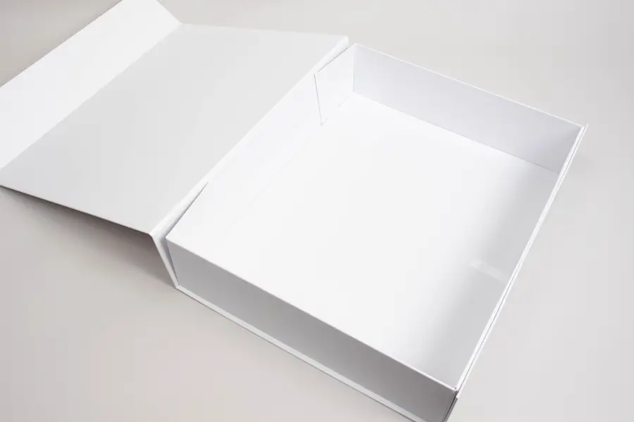 8L x 11-7/8W x 4-1/2H, Vogue Series 7 Panel Matte Magnetic Boxes, Matte White