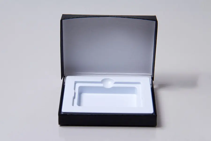 4-5/8L x 3-3/8W x 5/8H, Flip-Boxes Gift Card Boxes - Plastic Insert, Black Rib