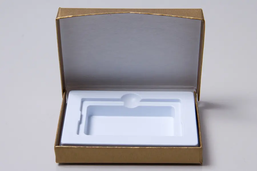 4-5/8L x 3-3/8W x 5/8H, Flip-Boxes Gift Card Boxes - Plastic Insert, Gold Rib
