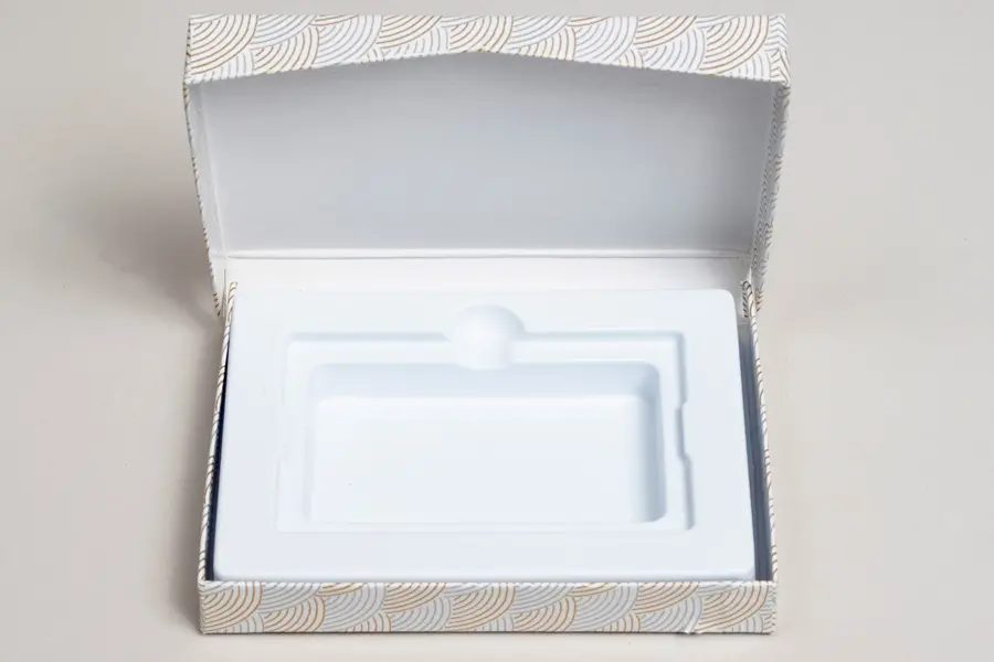 4-5/8L x 3-3/8W x 5/8H, Flip-Boxes Gift Card Boxes - Plastic Insert, Zen Garden