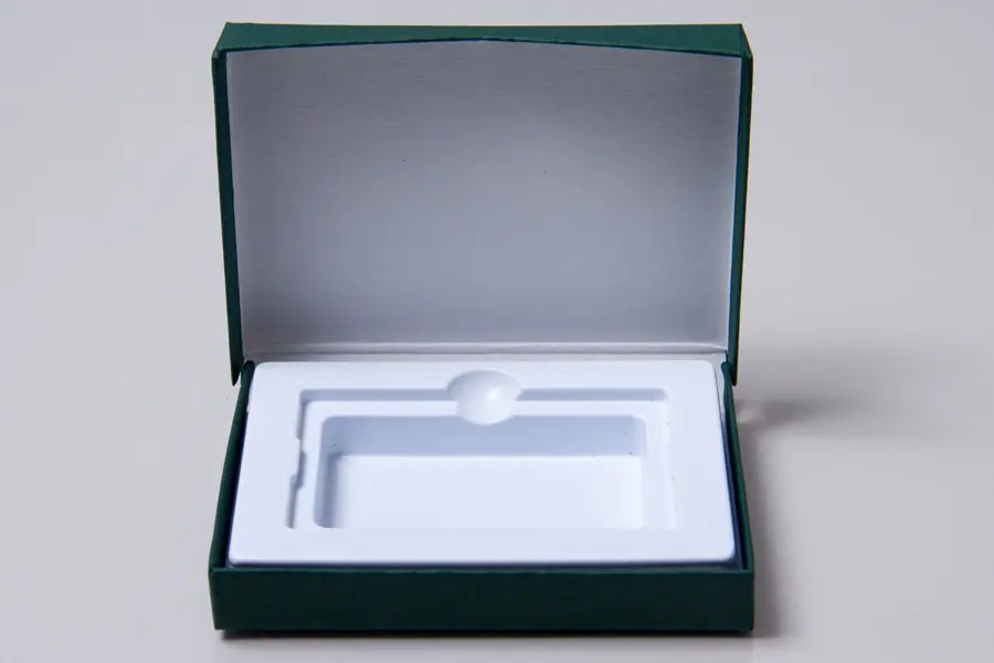 4-5/8L x 3-3/8W x 5/8H, Flip-Boxes Gift Card Boxes - Plastic Insert, Forest Green Matte