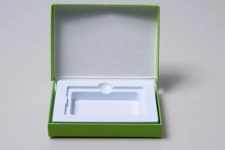 4-5/8L x 3-3/8W x 5/8H, Flip-Boxes Gift Card Boxes - Plastic Insert, Lime Matte