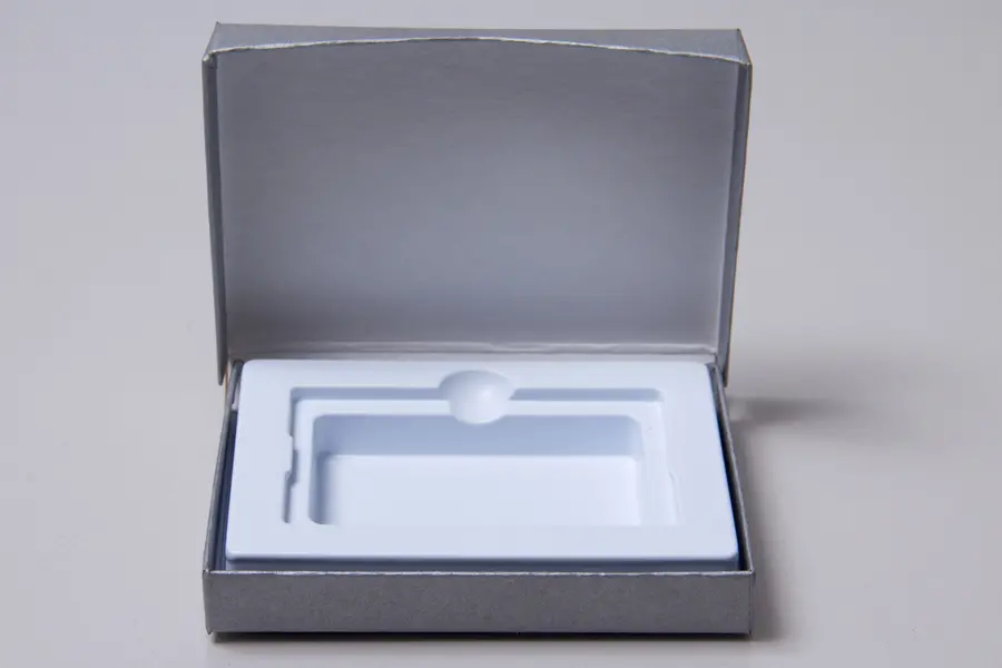 4-5/8L x 3-3/8W x 5/8H, Flip-Boxes Gift Card Boxes - Plastic Insert, Silver Matte