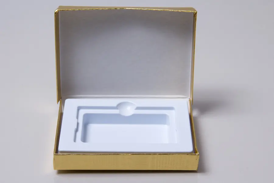 4-5/8L x 3-3/8W x 5/8H, Flip-Boxes Gift Card Boxes - Plastic Insert, Gold Metallic Embossed