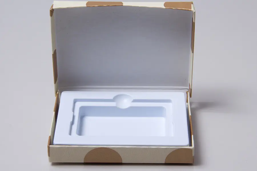 4-5/8L x 3-3/8W x 5/8H, Flip-Boxes Gift Card Boxes - Plastic Insert, Champagne Bubbles Embossed
