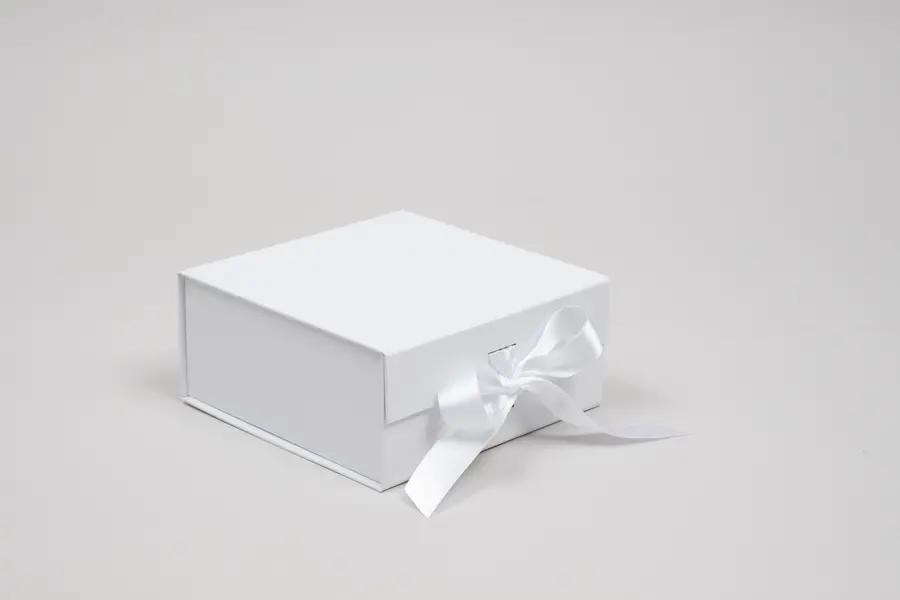 6L x 6W x 2-3/4H, Scratch Resistant Matte Finish Ribbon Magnetic Boxes, Matte White