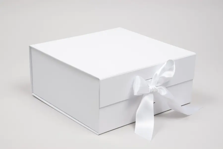 10L x 10W x 4H, Scratch Resistant Matte Finish Ribbon Magnetic Boxes, Matte White