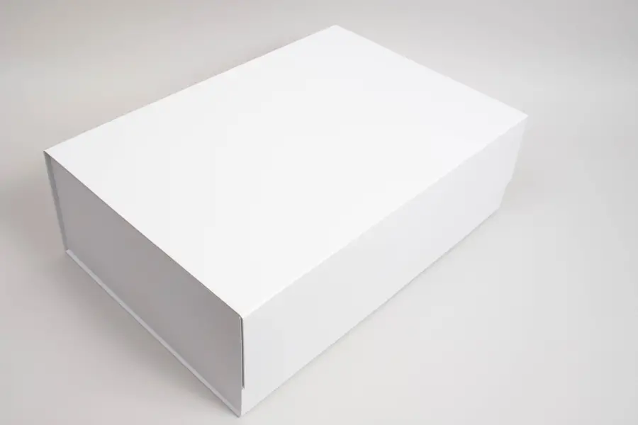 18L x 12W x 5-3/4H, Vogue Series 7 Panel Matte Magnetic Boxes, Matte White