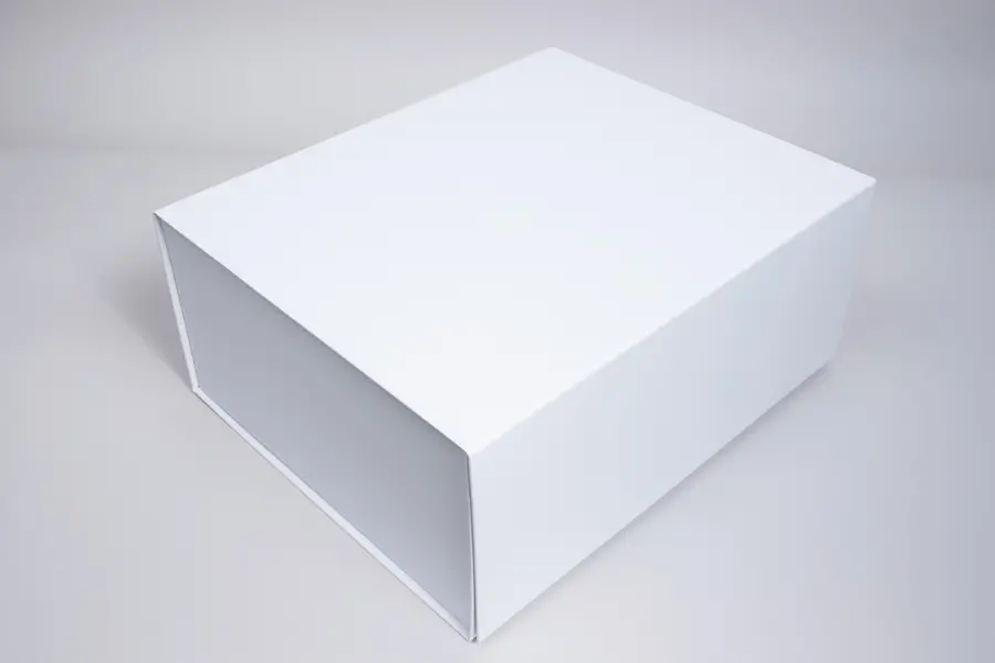 13L x 10-3/4W x 5-1/2H, Scratch Resistant Matte Finish Magnetic Boxes, Matte White