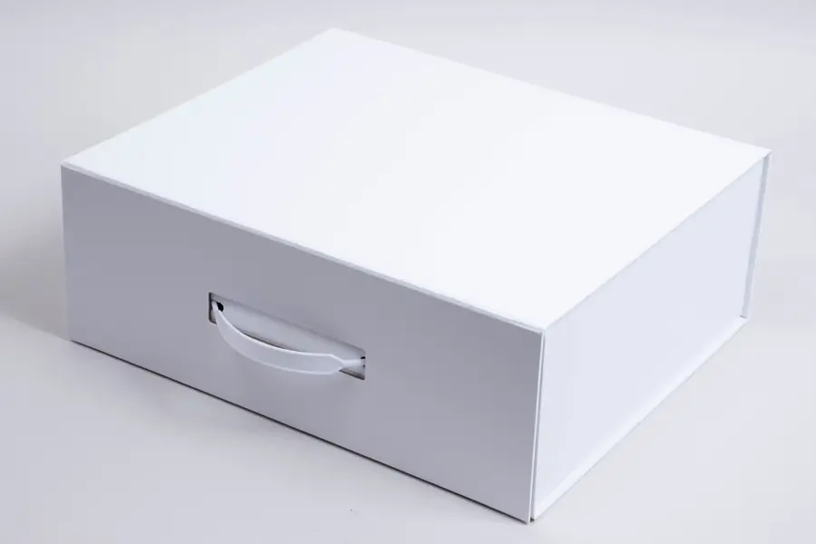 10-1/4L x 12-1/4W x 4-1/2H, Magnetic Handle Gloss White Folio Boxes, White Gloss