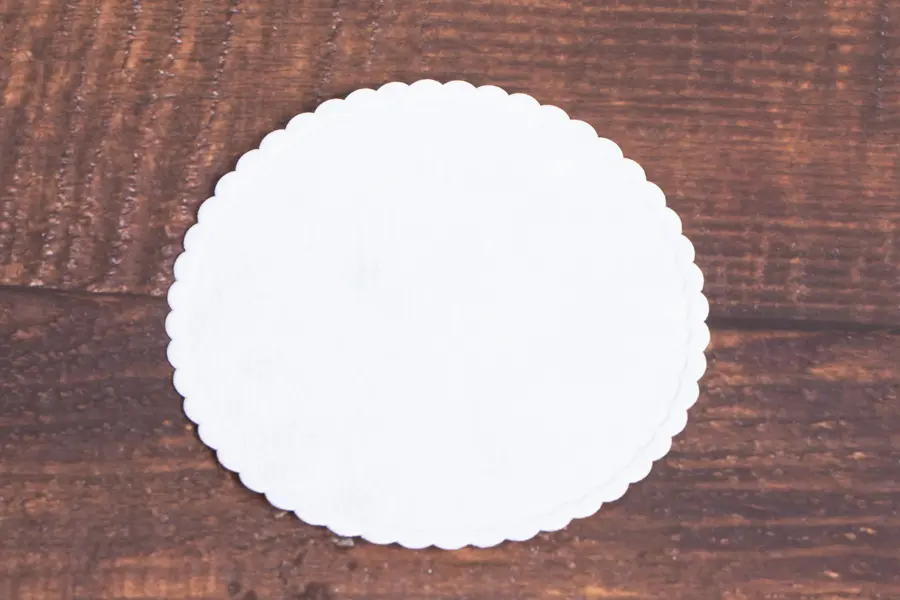 4-Inch, Round Scalloped Edge Wet Crepe Drink Coasters, 116#, White