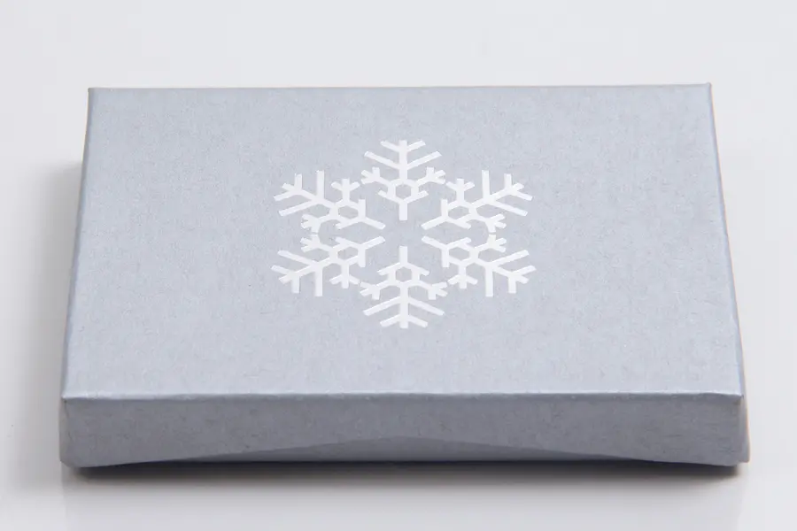 4-5/8L x 3-3/8W x 5/8H, Flip-Boxes Gift Card Boxes - Plastic Insert, Krafty Silver Snowflake