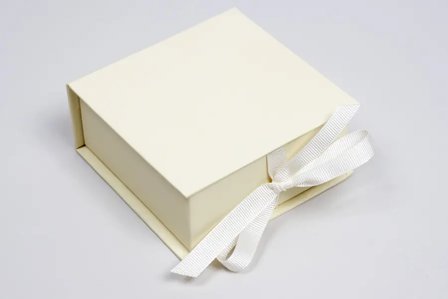3-1/2L x 3-1/2W x 1-1/2H, Deluxe Ribbon Jewelry Boxes, Matte Creme