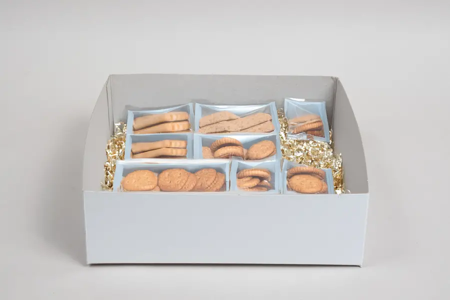 10L X 10W X 3H, HIGH-WALLED FOLDING GIFT BOX BASE (BASE ONLY), WHITE