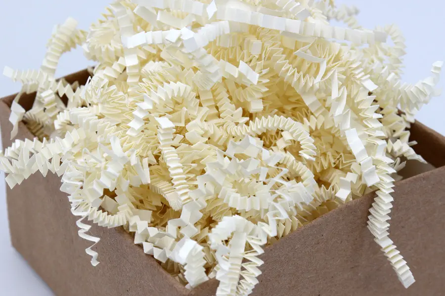 Eco Crinkle Shredded Paper, Ivory