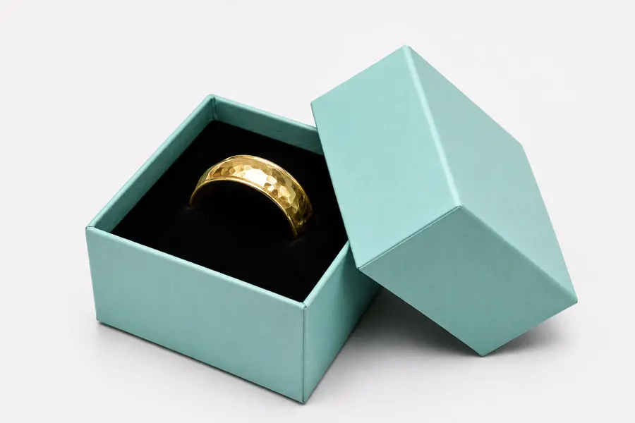 1-5/8W x 1-5/8L x 1-1/4H, Deluxe Set Up Ring / Lapel Pin Box w/Foam Insert, Aqua Jewel