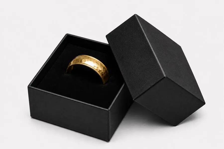 1-5/8W x 1-5/8L x 1-1/4H, Deluxe Set Up Ring / Lapel Pin Box w/Foam Insert, Black